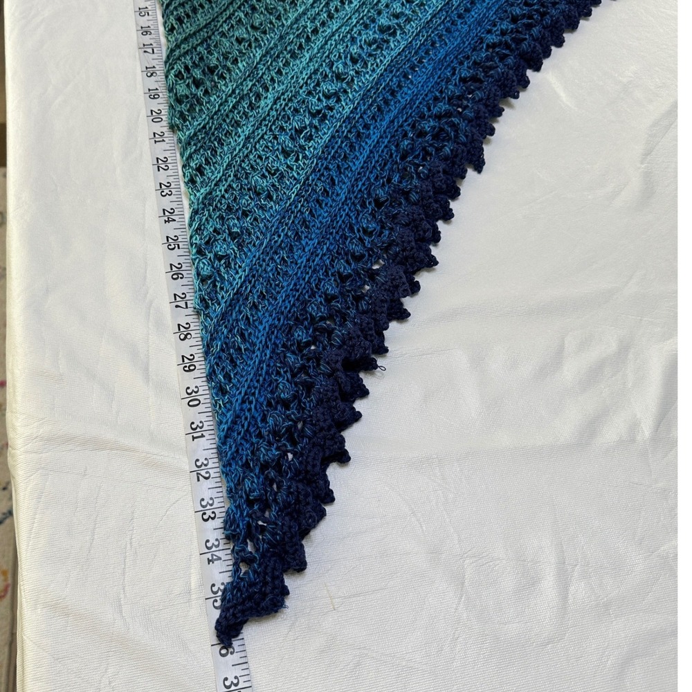VTG Handmade Crochet Triangle Shawl Wrap Womens 84 x 36 Blue Teal Ombre Gradient - Picture 6 of 10